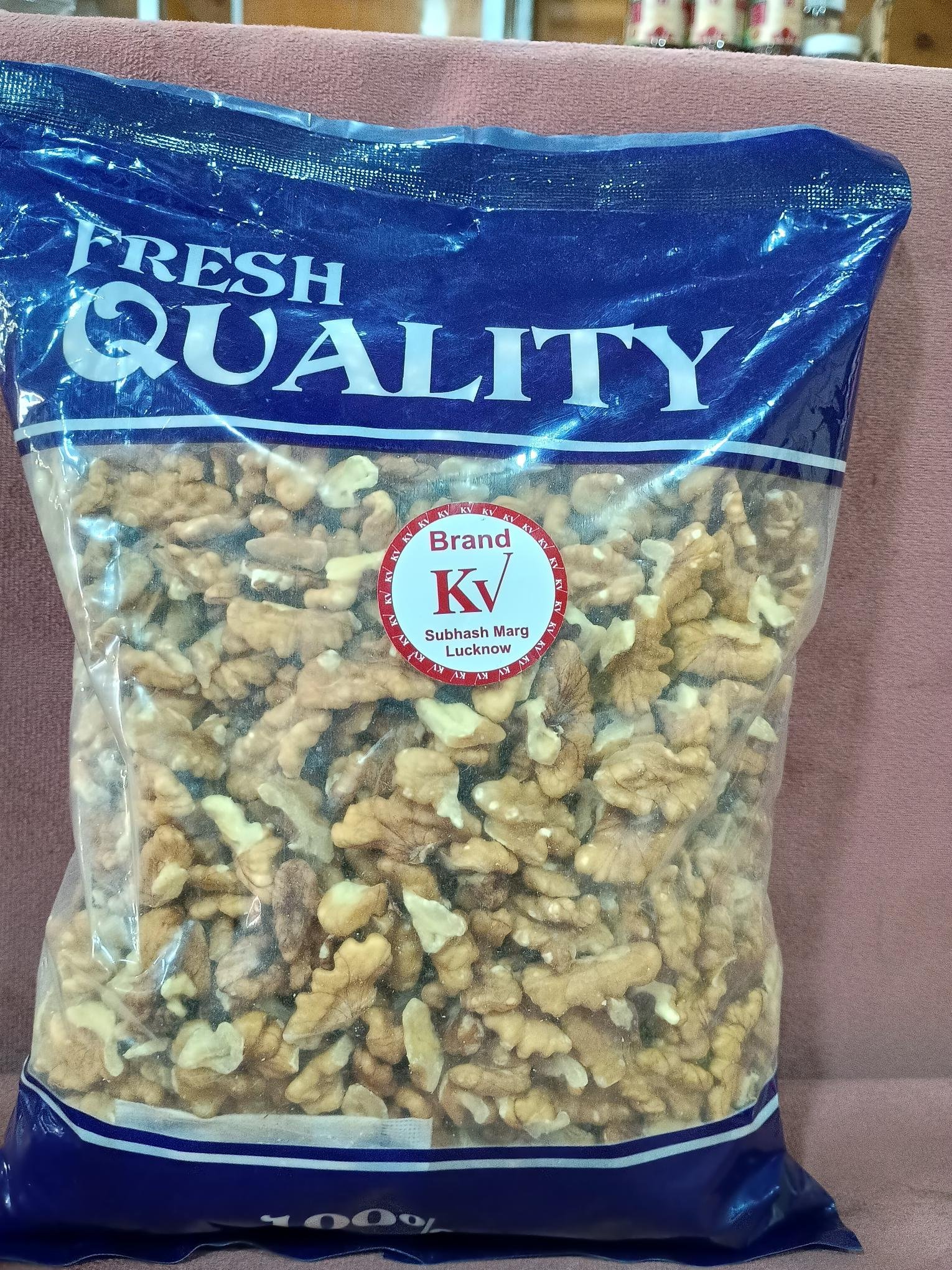 AKHROT GIRI 4 PCS 1KG PKT