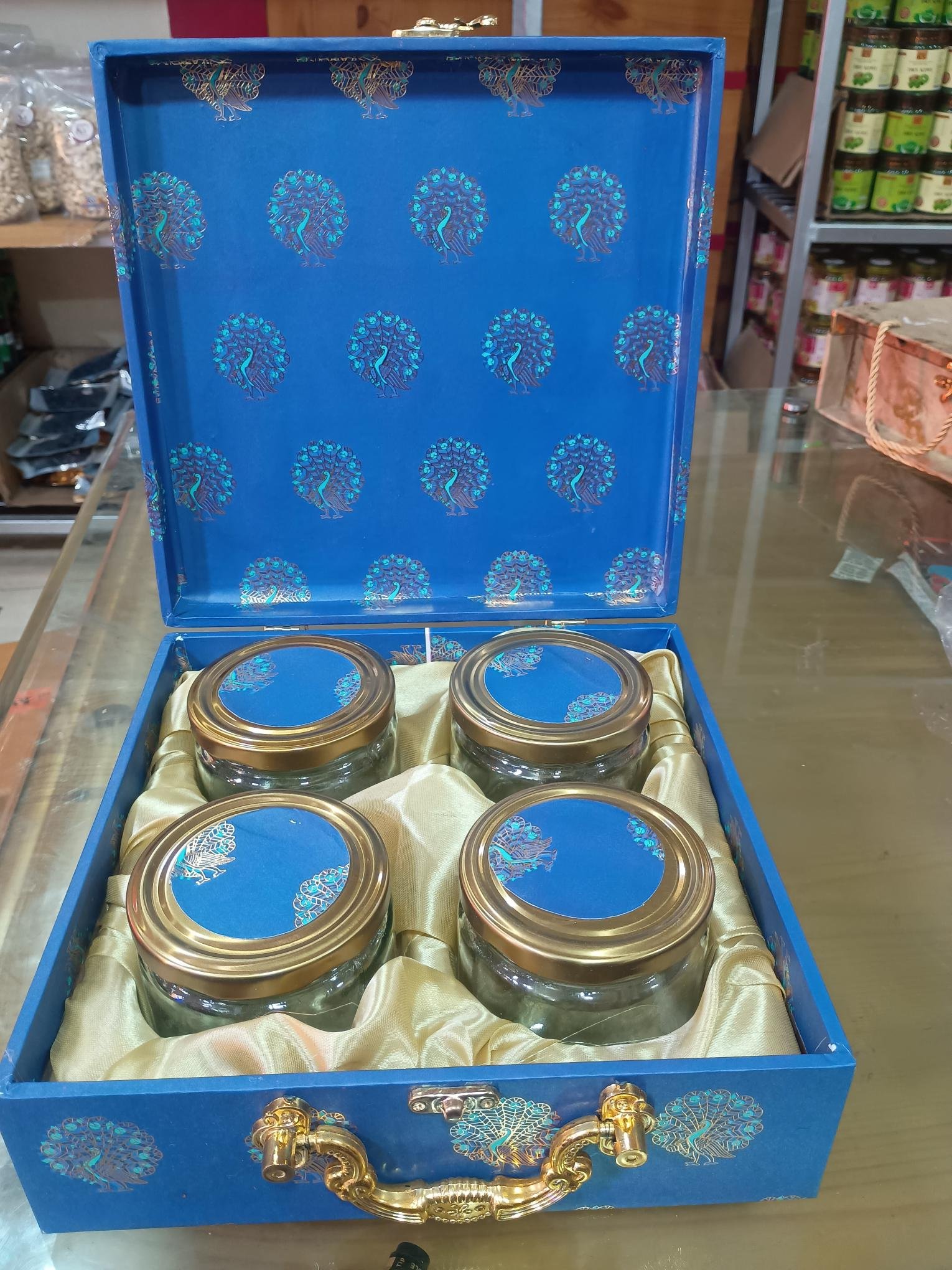 BOX 4 PCS WITH HANDLE